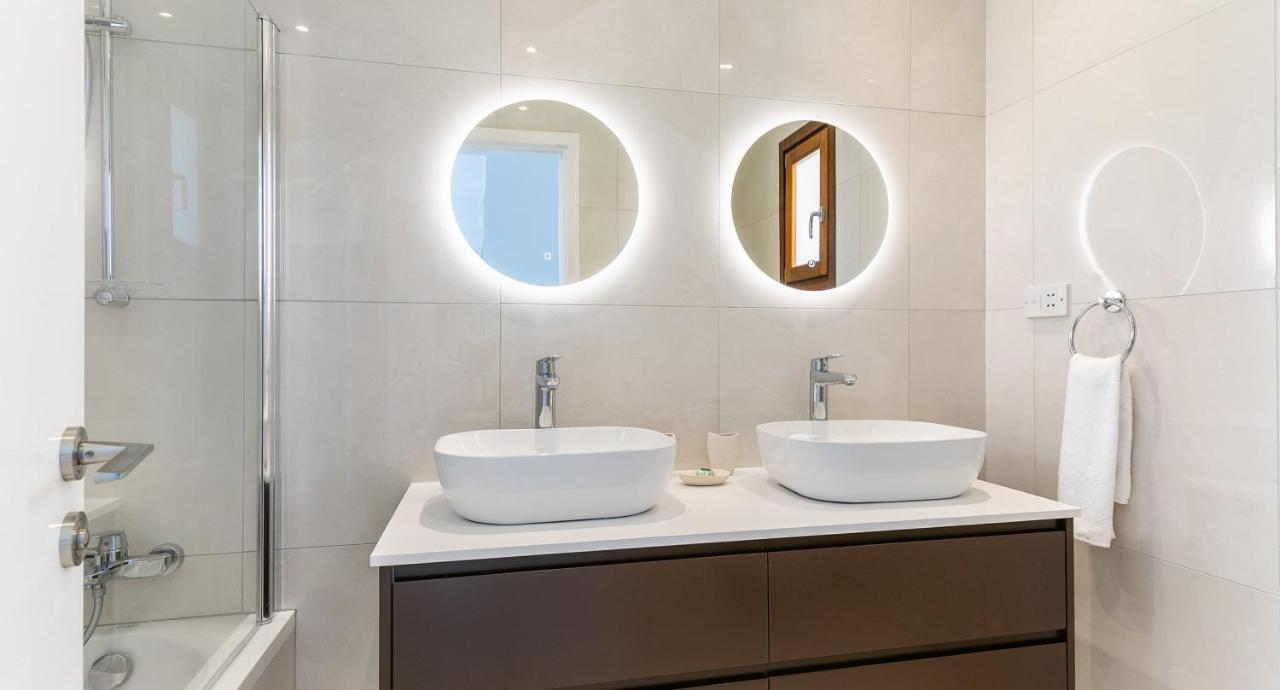 Modern Apartment Nz11 Large Balconies With Sea And Mountain Views Куклия Экстерьер фото