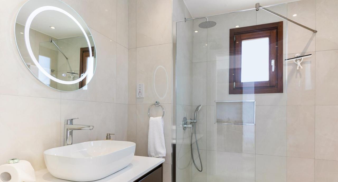 Modern Apartment Nz11 Large Balconies With Sea And Mountain Views Куклия Экстерьер фото
